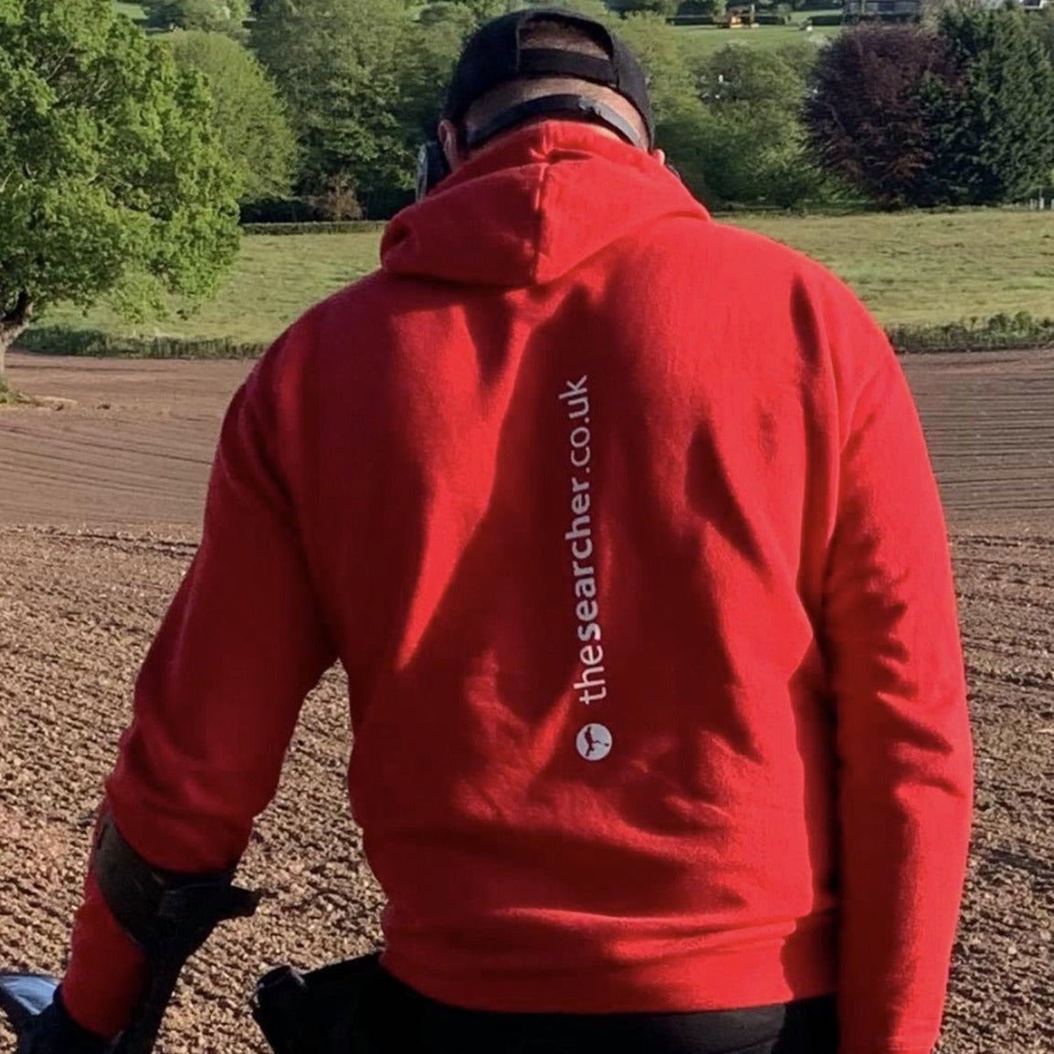 Searcher Detecting Hoodie - Red